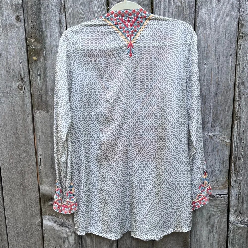 Johnny Was Multicolor Silky Gray Embroidered Blouse - Picture 4 of 6